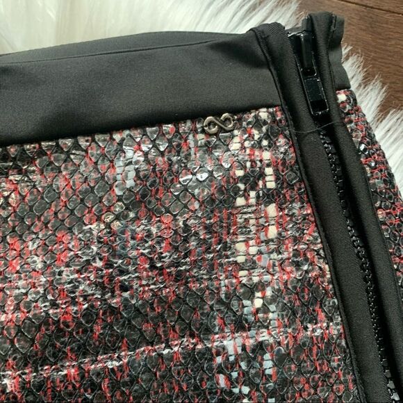 Waggon Paris snakeskin tweed shorts - Picture 4 of 11